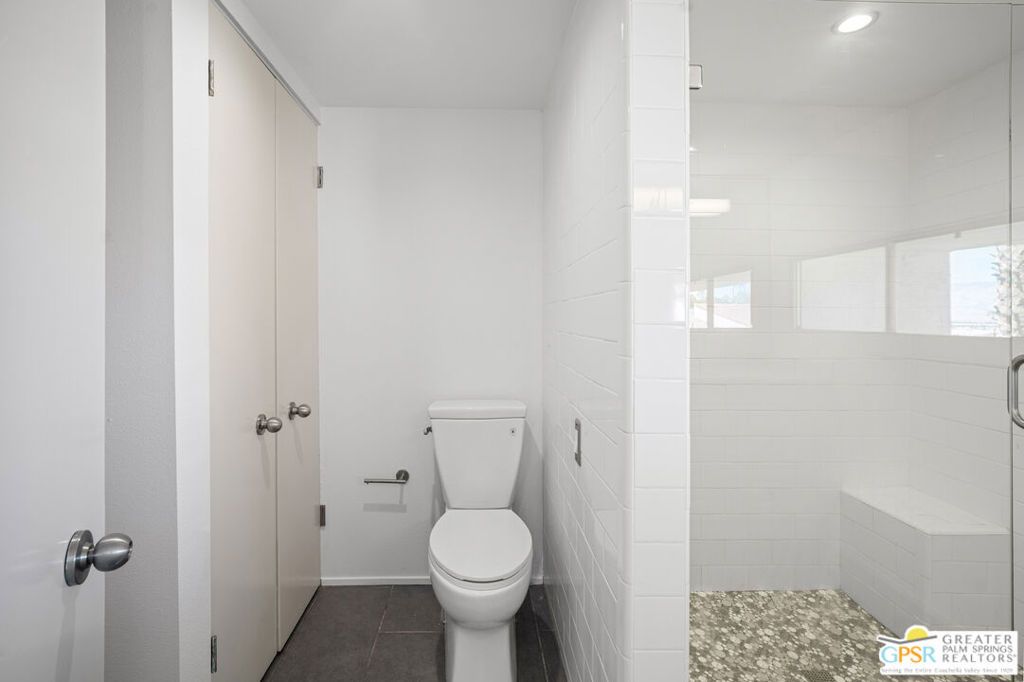 Image 26 of property listing at 2530 N Whitewater Club Drive B, Palm Springs, CA 92262