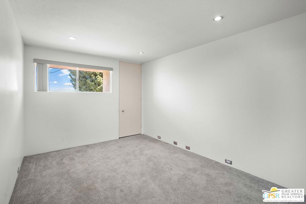 Image 29 of property listing at 2530 N Whitewater Club Drive B, Palm Springs, CA 92262