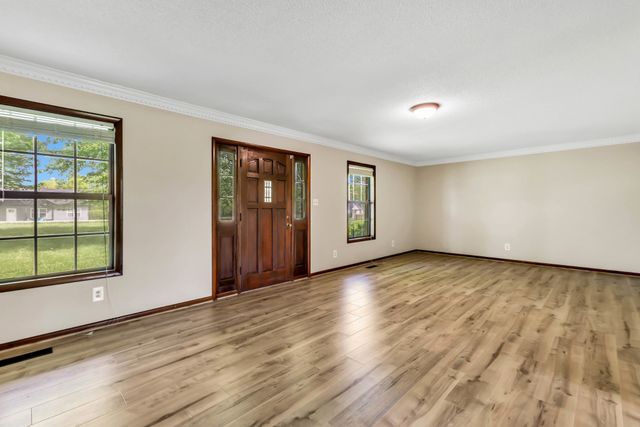 5245 Galen Rd, Lafayette, TN 37083