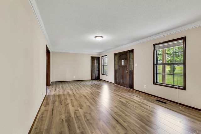 5245 Galen Rd, Lafayette, TN 37083