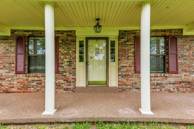 5245 Galen Rd, Lafayette, TN 37083