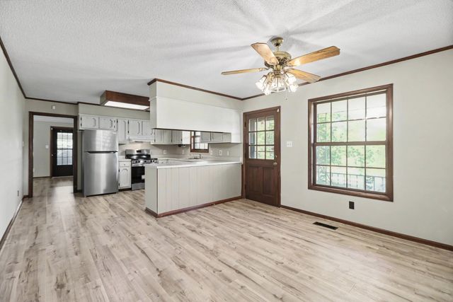 5245 Galen Rd, Lafayette, TN 37083