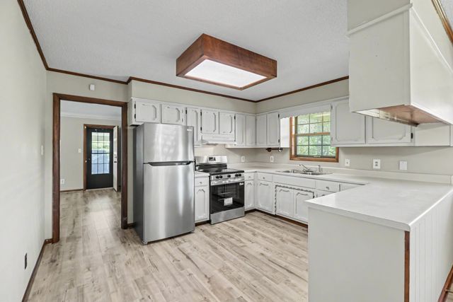 5245 Galen Rd, Lafayette, TN 37083