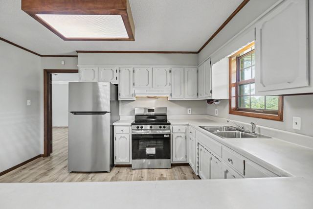 5245 Galen Rd, Lafayette, TN 37083