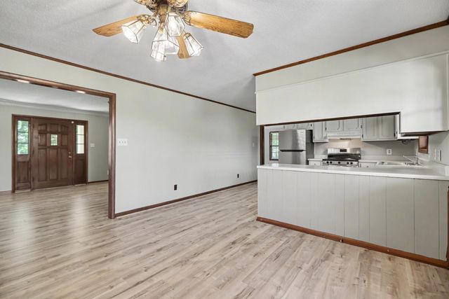 5245 Galen Rd, Lafayette, TN 37083