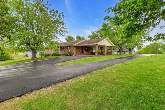 5245 Galen Rd, Lafayette, TN 37083