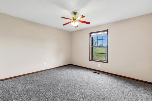 5245 Galen Rd, Lafayette, TN 37083