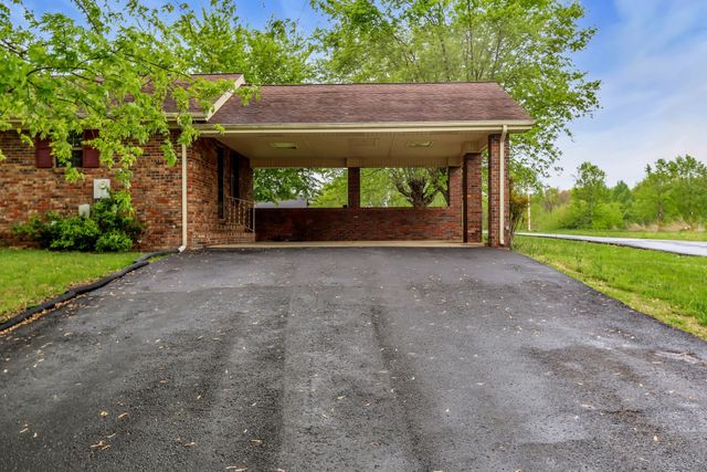 5245 Galen Rd, Lafayette, TN 37083