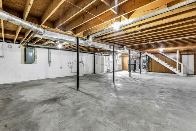 5245 Galen Rd, Lafayette, TN 37083