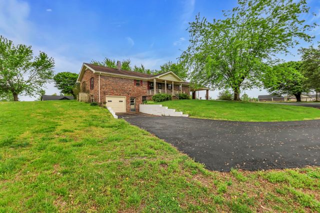 5245 Galen Rd, Lafayette, TN 37083