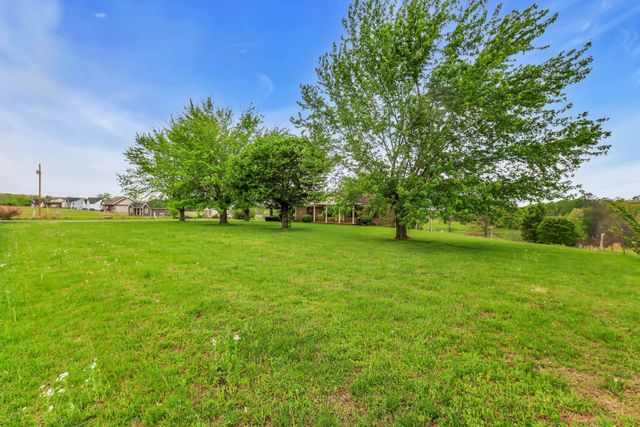 5245 Galen Rd, Lafayette, TN 37083