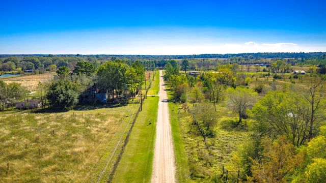 331 Longhorn Drive N, Livingston, TX 77351