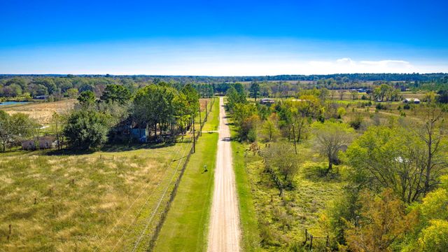 331 Longhorn Drive N, Livingston, TX 77351