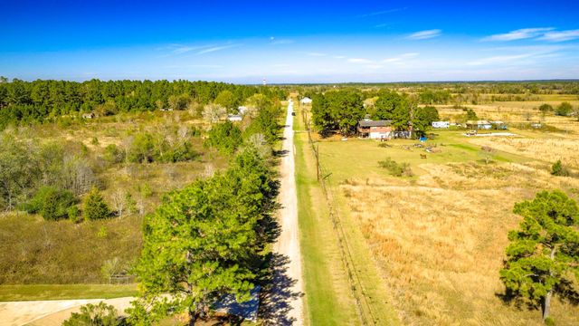 331 Longhorn Drive N, Livingston, TX 77351