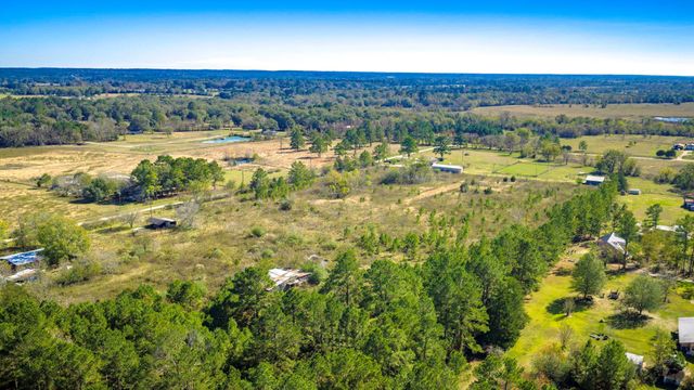 331 Longhorn Drive N, Livingston, TX 77351