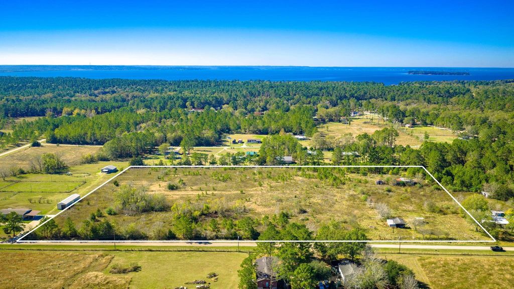 331 Longhorn Drive N, Livingston, TX 77351