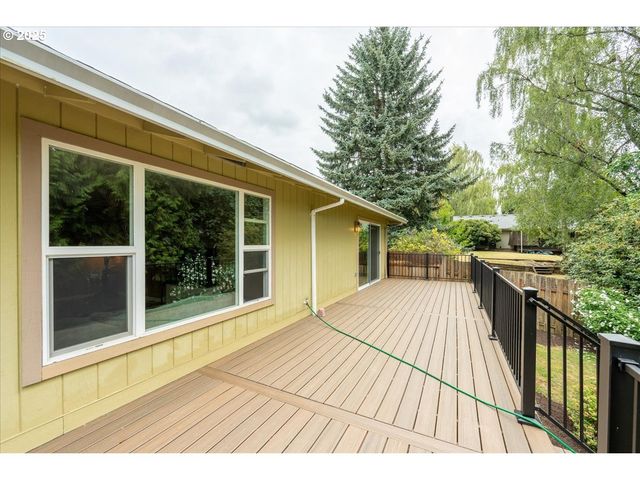 4052 Se 17TH St, Gresham, OR 97080
