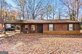 1762 Hunting Creek Lane SE, Conyers, GA 30013