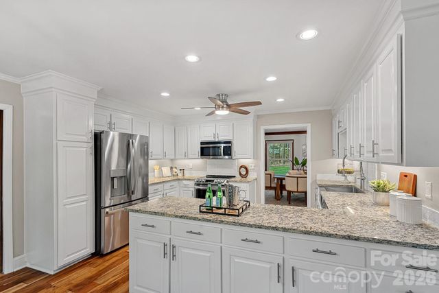 9500 Hampton Oaks Lane, Charlotte, NC 28270