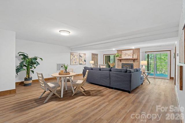 9500 Hampton Oaks Lane, Charlotte, NC 28270