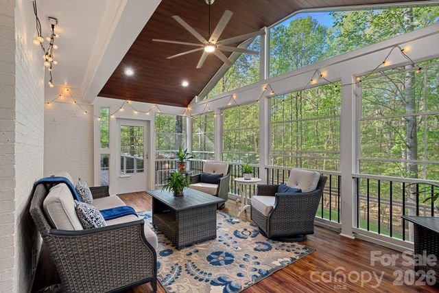 9500 Hampton Oaks Lane, Charlotte, NC 28270