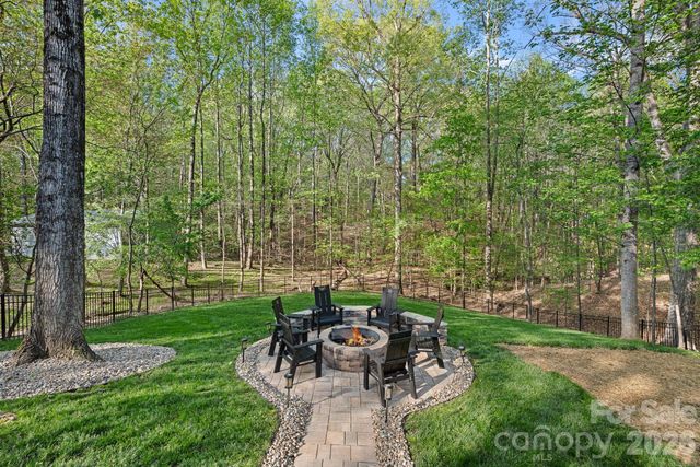 9500 Hampton Oaks Lane, Charlotte, NC 28270