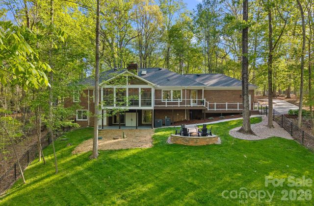 9500 Hampton Oaks Lane, Charlotte, NC 28270