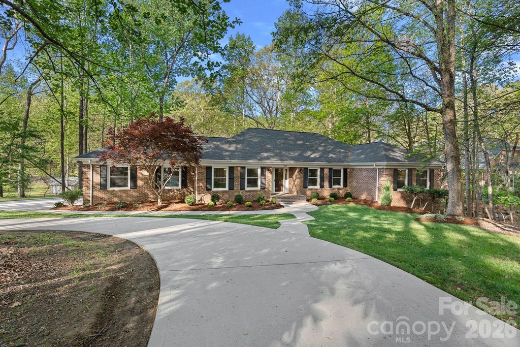 9500 Hampton Oaks Lane, Charlotte, NC 28270
