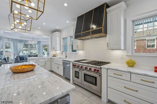 10 Mountain Ter, Montclair Twp., NJ 07043