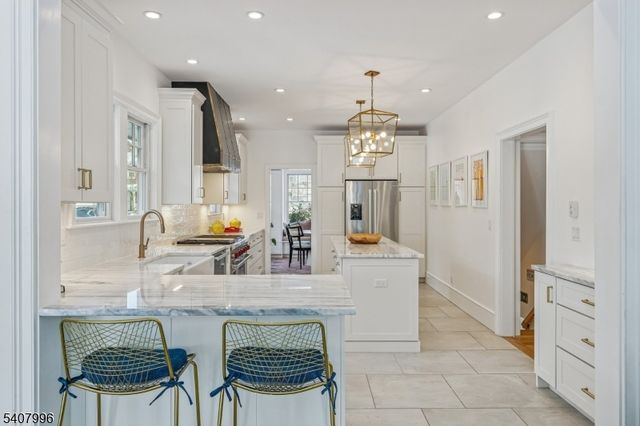 10 Mountain Ter, Montclair Twp., NJ 07043