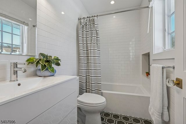 10 Mountain Ter, Montclair Twp., NJ 07043