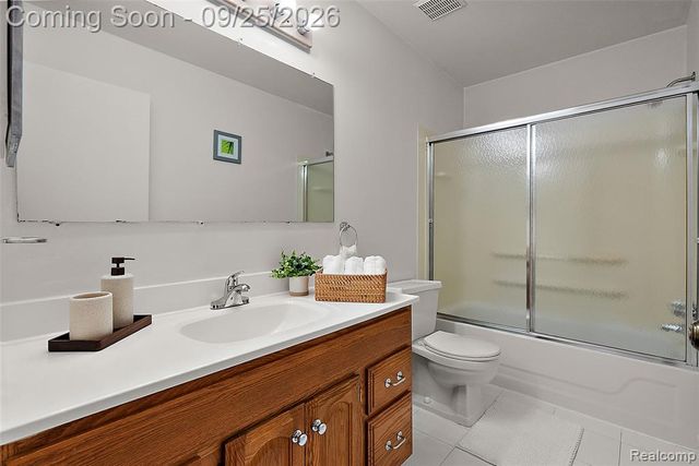1205 Hampshire Drive, Canton, MI 48188