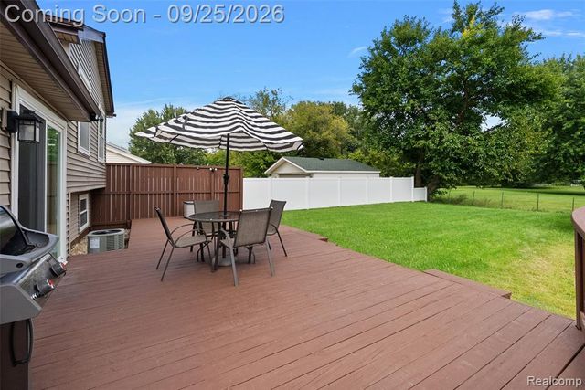 1205 Hampshire Drive, Canton, MI 48188