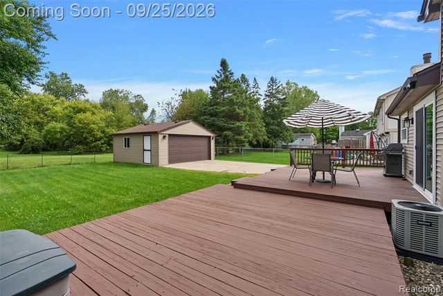 1205 Hampshire Drive, Canton, MI 48188