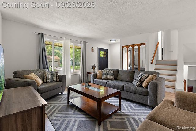 1205 Hampshire Drive, Canton, MI 48188