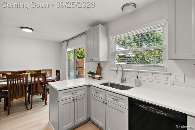 1205 Hampshire Drive, Canton, MI 48188