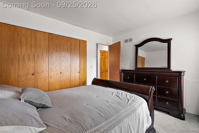 1205 Hampshire Drive, Canton, MI 48188