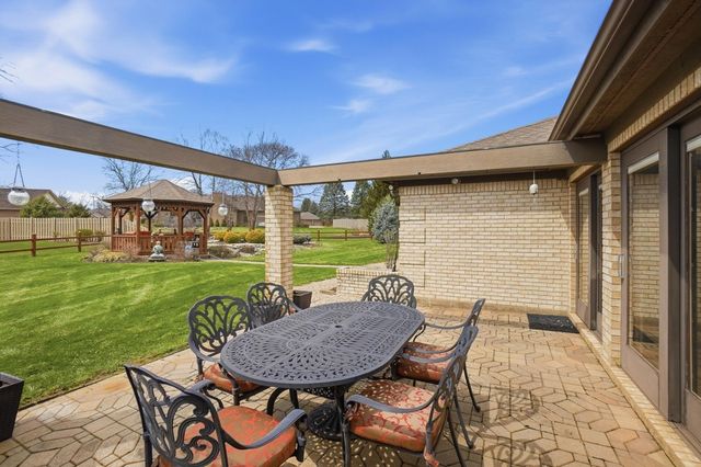 610 Stonecress Drive 610 Stonecress Drive, Tipp City, OH 45371