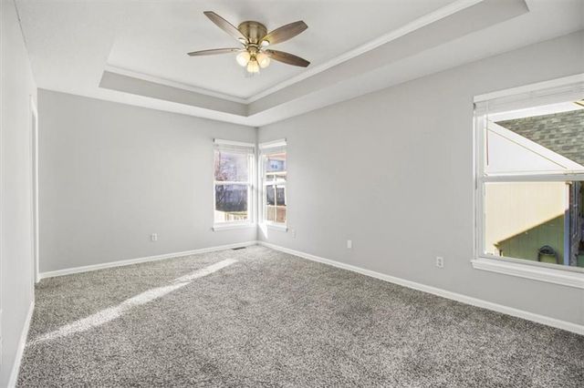 432 SW Oak Wood Lane, Grain Valley, MO 64029