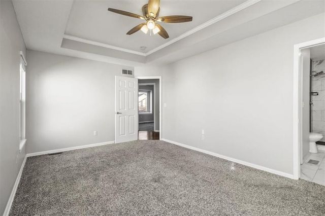 432 SW Oak Wood Lane, Grain Valley, MO 64029