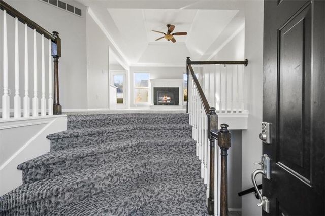 432 SW Oak Wood Lane, Grain Valley, MO 64029