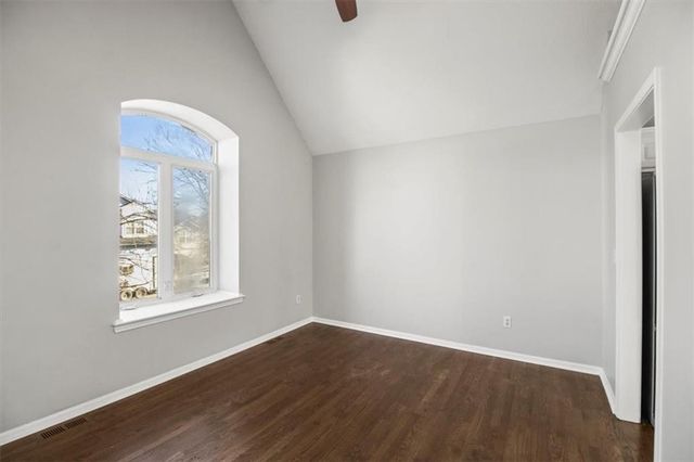 432 SW Oak Wood Lane, Grain Valley, MO 64029