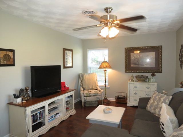 10905 Lake Gardens Drive, Dallas, TX 75218