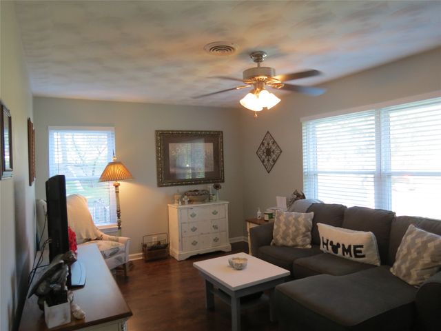 10905 Lake Gardens Drive, Dallas, TX 75218