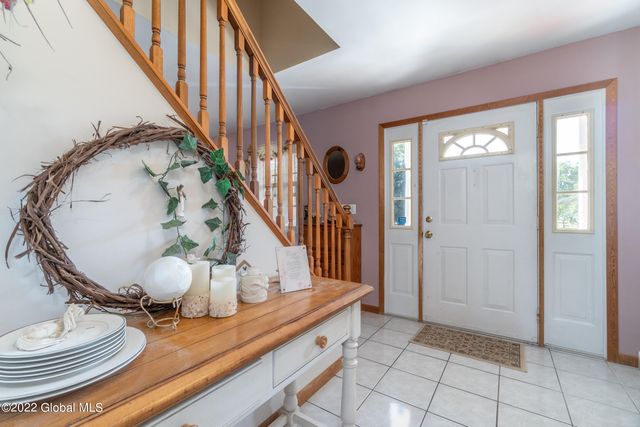 453 Schauber Road, Clifton Park, NY 12019