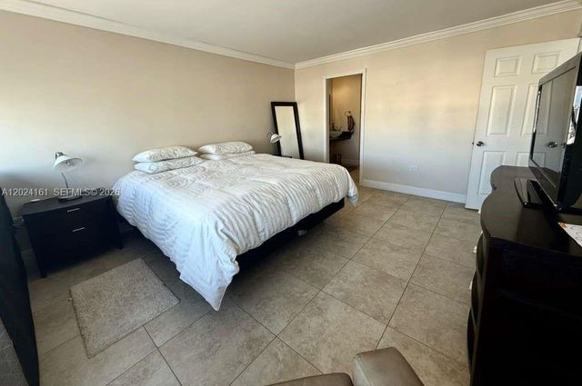 7135 Collins Ave 815, Miami Beach, FL 33141