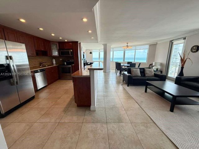 7135 Collins Ave 815, Miami Beach, FL 33141