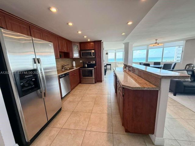 7135 Collins Ave 815, Miami Beach, FL 33141