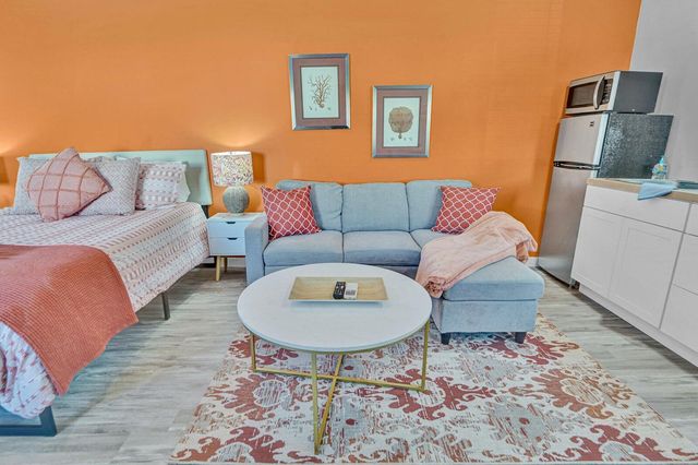 8 Gipson Pl, Fort Walton Beach, FL 32548