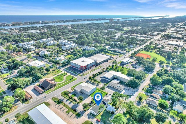 8 Gipson Pl, Fort Walton Beach, FL 32548